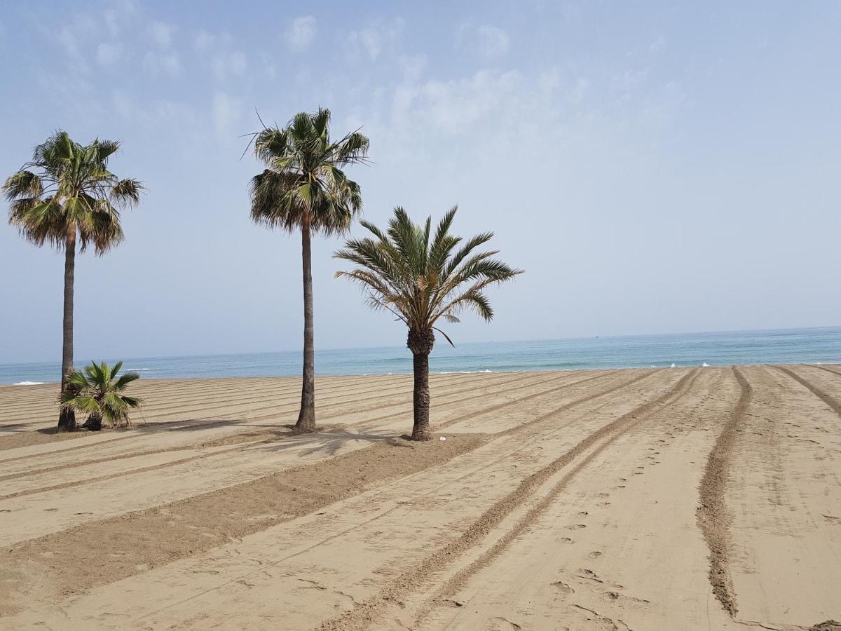 Free Parking, 40 Meters From The Beach, Wi-Fi, Ac Estepona Bagian luar foto