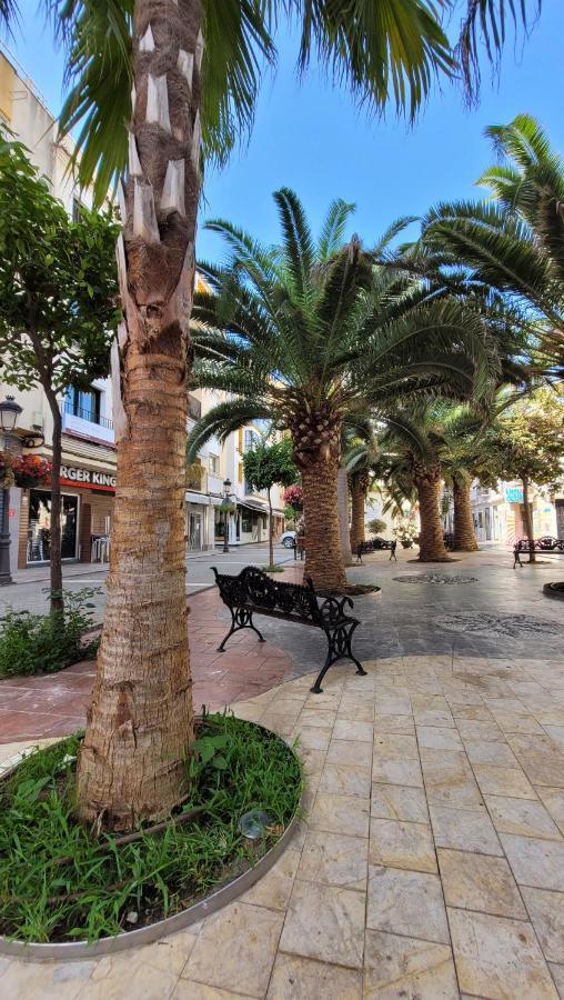 Free Parking, 40 Meters From The Beach, Wi-Fi, Ac Estepona Bagian luar foto