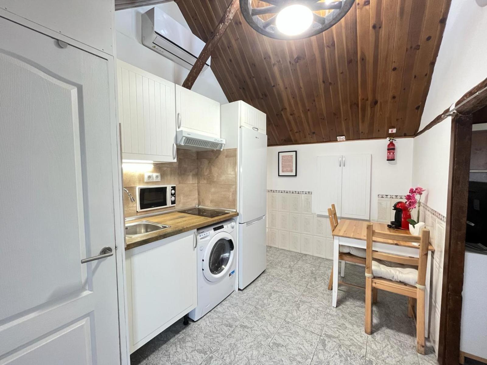 Free Parking, 40 Meters From The Beach, Wi-Fi, Ac Estepona Bagian luar foto