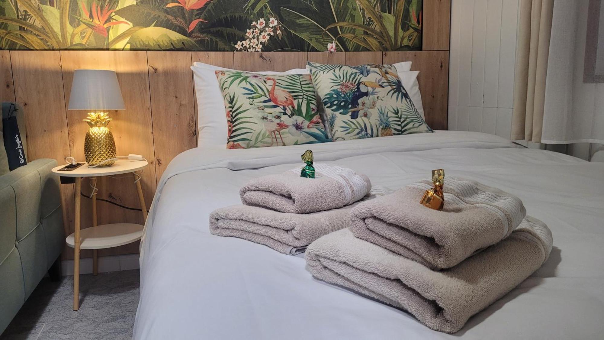 Free Parking, 40 Meters From The Beach, Wi-Fi, Ac Estepona Bagian luar foto